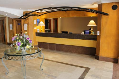 Előcsarnok, Hafersons Inn Hotel Suites in Tampico Előcsarnok, Hafersons Inn Hotel Suites in Tampico