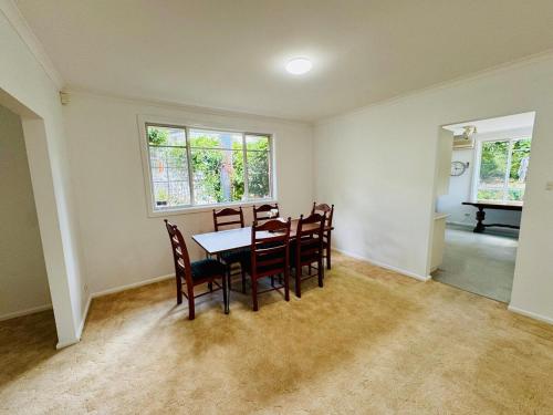 Elegant 4BR Home in Red Hill in Red Hill Elegant 4BR Home in Red Hill in Red Hill