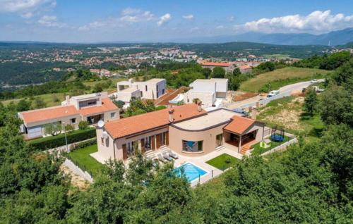 A szálláshely kívülről, Villa Milica near Labin for 8 people with private pool & kids playground - pet friendly in Presika A szálláshely kívülről, Villa Milica near Labin for 8 people with private pool & kids playground - pet friendly in Presika