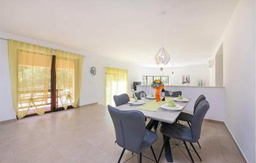 Létesítmények, Villa Milica near Labin for 8 people with private pool & kids playground - pet friendly in Presika Létesítmények, Villa Milica near Labin for 8 people with private pool & kids playground - pet friendly in Presika