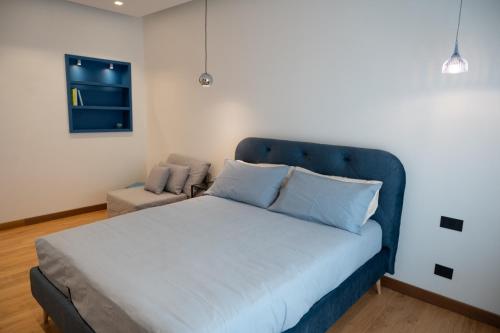 Bed, Colour Suite in Arenella Bed, Colour Suite in Arenella