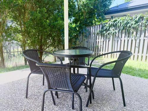 Coomera Comfort - Family Home Great for Play or Work, mins to Coomera Westfield n Theme Parks in Coomera Coomera Comfort - Family Home Great for Play or Work, mins to Coomera Westfield n Theme Parks in Coomera