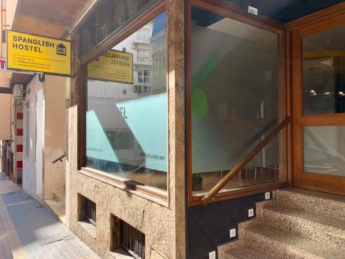 Eingang, Spanglish Hostel Benidorm in Parque de l'Aiguera Eingang, Spanglish Hostel Benidorm in Parque de l'Aiguera