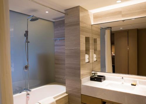 This photo about Beijing Yanqi Lake International Convention & Exhibition Center shared on HyHotel.com