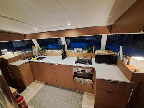 Dapur, Dortoka Catamarán (Dortoka Catamaran) in Aiguadolc Dapur, Dortoka Catamarán (Dortoka Catamaran) in Aiguadolc