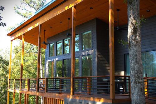 Sunset Views-Modern Lake Retreat on Lewis Smith Lake in Crane Hill Sunset Views-Modern Lake Retreat on Lewis Smith Lake in Crane Hill