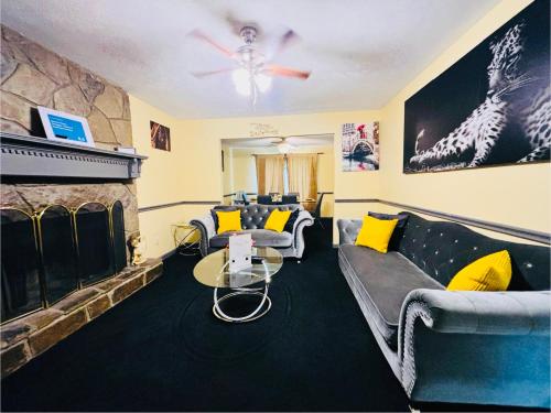 Attractions, Sweet Home Georgia - Entire 3 bedroom Luxury in Other Attractions, Sweet Home Georgia - Entire 3 bedroom Luxury in Other