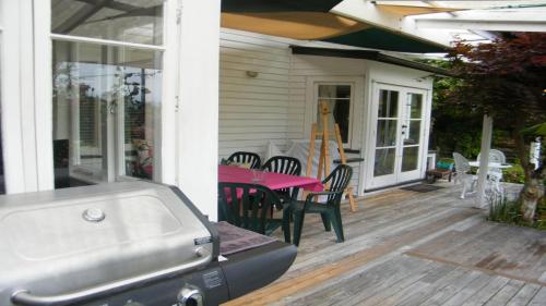 Palvelut, Magpie Cottage Homestay Bed & Breakfast in Taumarunui Palvelut, Magpie Cottage Homestay Bed & Breakfast in Taumarunui