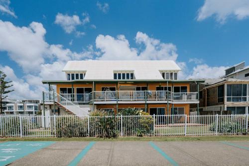 Brigadine Tugun Unit 2