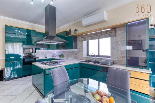 Faciliteter, Spacious 4BR Villa with Private pool, parking & BBQ by 360 Estates in Attard Faciliteter, Spacious 4BR Villa with Private pool, parking & BBQ by 360 Estates in Attard