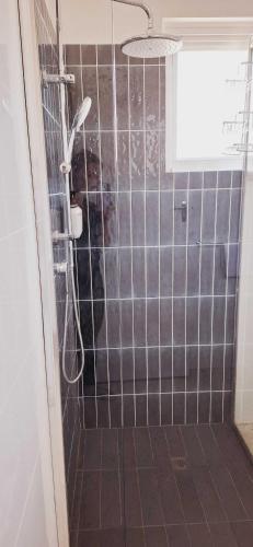 Shower, Inviting Stay Close to Rockingham and Palm Beach - Hosted by Canstay in Rockingham Shower, Inviting Stay Close to Rockingham and Palm Beach - Hosted by Canstay in Rockingham