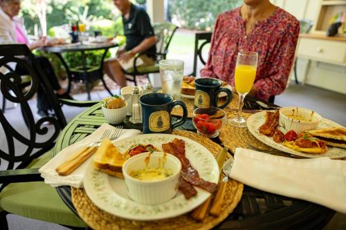 Ételek és italok, Bed & Breakfast on Tiffany Hill in Mills River (NC) Ételek és italok, Bed & Breakfast on Tiffany Hill in Mills River (NC)