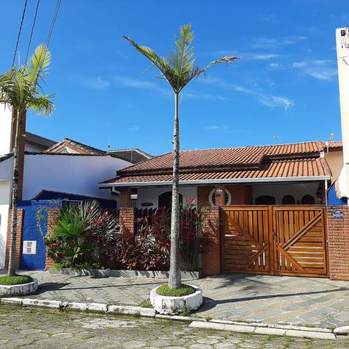 Casa de férias com piscina e churrasqueira! (Casa de ferias com piscina e churrasqueira!) in 파르케 발네아리우 오아시스 Casa de férias com piscina e churrasqueira! (Casa de ferias com piscina e churrasqueira!) in 파르케 발네아리우 오아시스