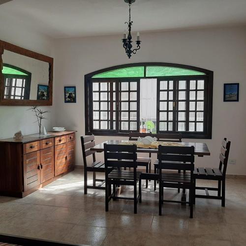 Casa de férias com piscina e churrasqueira! (Casa de ferias com piscina e churrasqueira!) in 파르케 발네아리우 오아시스 Casa de férias com piscina e churrasqueira! (Casa de ferias com piscina e churrasqueira!) in 파르케 발네아리우 오아시스