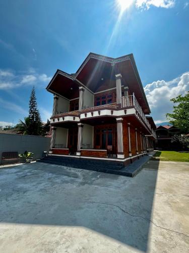 Exterior view, Gokhon Guest House in Samosir Exterior view, Gokhon Guest House in Samosir