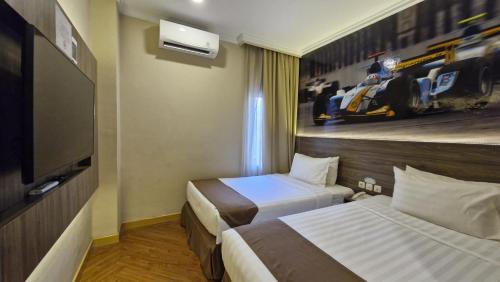 Lorin Syariah Hotel Sentul near Masjid Muammar Qadafi Lorin Syariah Hotel Sentul near Masjid Muammar Qadafi