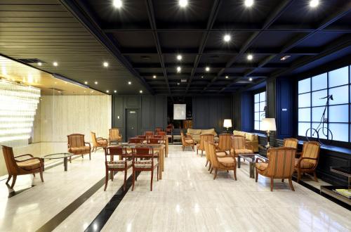 Shared lounge/TV area, Hotel Puerta de Burgos in Burgos Shared lounge/TV area, Hotel Puerta de Burgos in Burgos