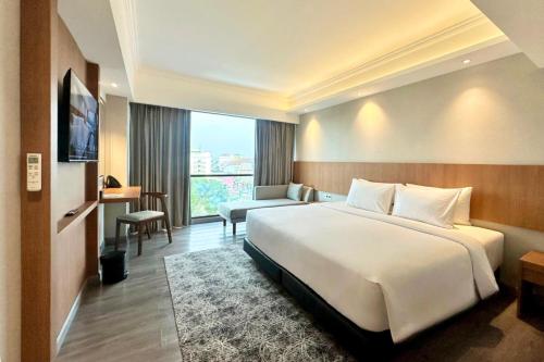 The Malioboro Hotel and Conference Yogyakarta near Dagen Street The Malioboro Hotel and Conference Yogyakarta near Dagen Street