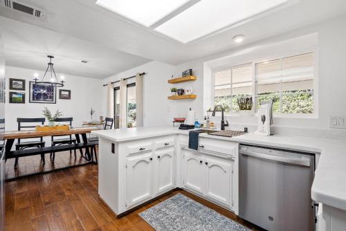 Whispering Wine in 帕索羅布爾斯 Whispering Wine in 帕索羅布爾斯