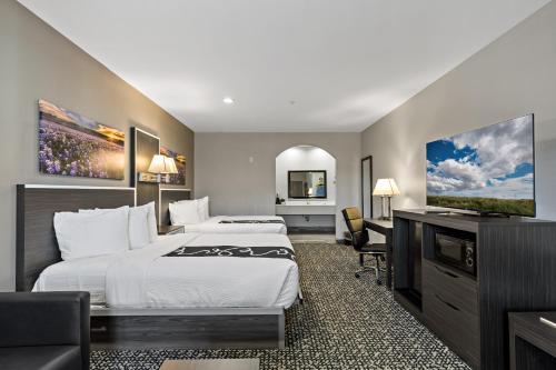 Paris Inn & Suites in 德克薩斯州帕里斯 (TX) Paris Inn & Suites in 德克薩斯州帕里斯 (TX)