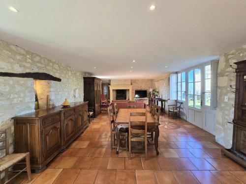 Belle maison percheronne restauree, ideale pour 5 personnes, proche Bastides et sites touristiques. in Monsac Belle maison percheronne restauree, ideale pour 5 personnes, proche Bastides et sites touristiques. in Monsac