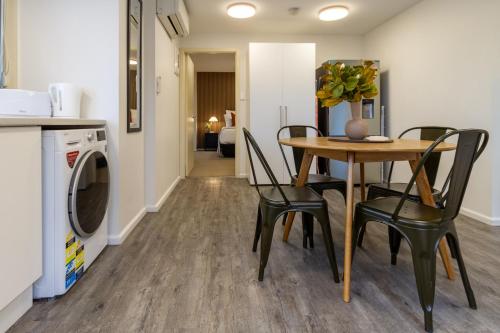 Kitchen, Perfect 1-Bedroom Retreat Near the Airport in Burnside Kitchen, Perfect 1-Bedroom Retreat Near the Airport in Burnside