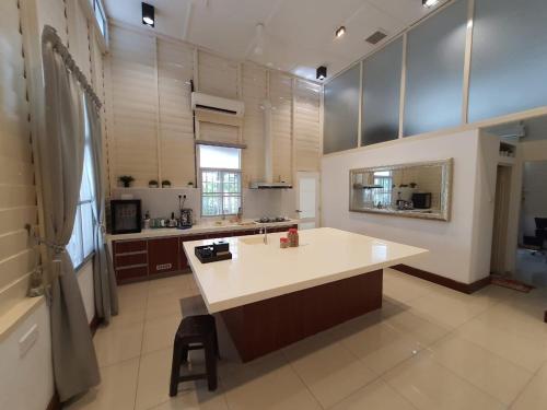 Kitchen, Lisa Countryside Homestay in Ayer Tawar Kitchen, Lisa Countryside Homestay in Ayer Tawar