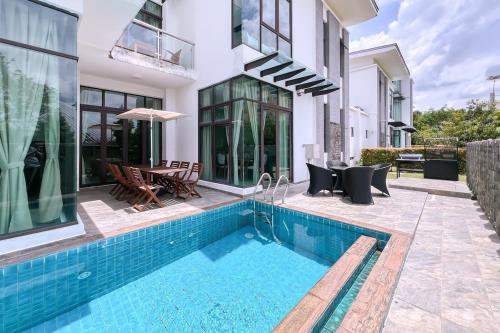 Luxury Villa Putrajaya 18 - Smarthome near Putrajaya Cruise Luxury Villa Putrajaya 18 - Smarthome near Putrajaya Cruise