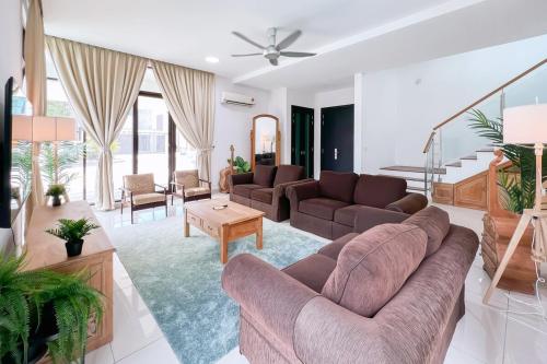 Luxury Villa Putrajaya 18 - Smarthome near Putrajaya Cruise Luxury Villa Putrajaya 18 - Smarthome near Putrajaya Cruise