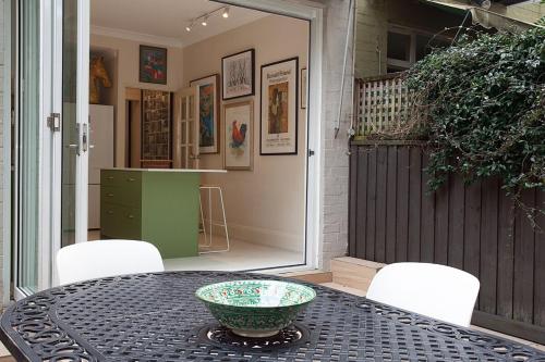 Létesítmények, Art-Filled Designer Terrace in Chic Woollahra in Woollahra Létesítmények, Art-Filled Designer Terrace in Chic Woollahra in Woollahra
