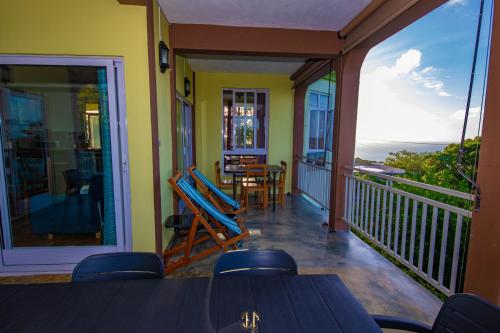 شرفة/ تراس, Cathartica in Baie Malgache شرفة/ تراس, Cathartica in Baie Malgache