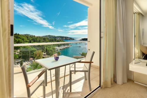 beranda/teres, Amfora Hvar Grand Beach Resort in Hvar beranda/teres, Amfora Hvar Grand Beach Resort in Hvar
