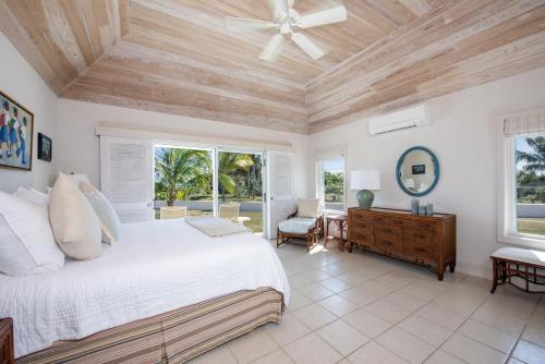 Plage Rose Estate home in North Palmetto Point Plage Rose Estate home in North Palmetto Point