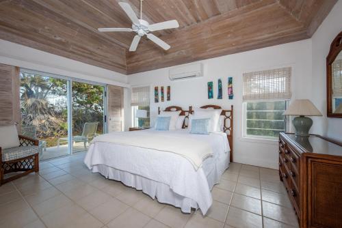 Plage Rose Estate home in North Palmetto Point Plage Rose Estate home in North Palmetto Point
