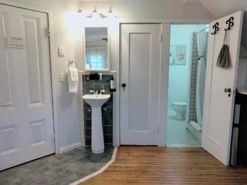 Cherokee Lodge in Coronado Cherokee Lodge in Coronado