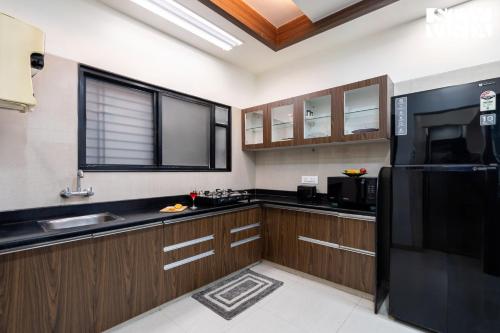 keuken, 232m² 3 slaapkamer, 1 privé badkamer Villa in Anandvalli (Serenity Meadows by VEO - Part of StayVista) in Anandvalli keuken, 232m² 3 slaapkamer, 1 privé badkamer Villa in Anandvalli (Serenity Meadows by VEO - Part of StayVista) in Anandvalli