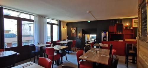 Hôtel Restaurant Angival - Chambres et Appartement (Hotel Restaurant Angival - Chambres et Appartement) in Bourg-Saint-Maurice Hôtel Restaurant Angival - Chambres et Appartement (Hotel Restaurant Angival - Chambres et Appartement) in Bourg-Saint-Maurice