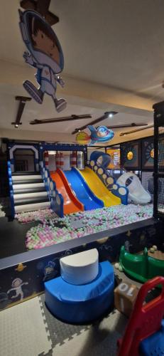 aire de jeux pour enfants, Ravna Planina in Pale aire de jeux pour enfants, Ravna Planina in Pale