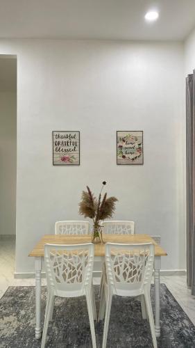 Aila Homestay TTHI in ลังการ์ Aila Homestay TTHI in ลังการ์