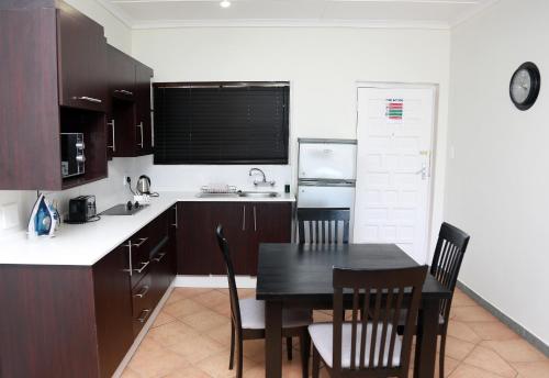 Konyha, Blue Lagoon Hotel and Conference Centre in East London Konyha, Blue Lagoon Hotel and Conference Centre in East London