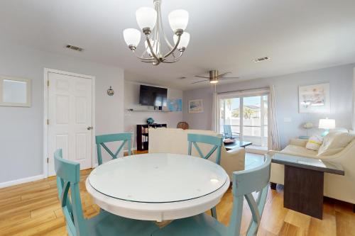 Summer Lake Townhomes 23 near The Surf Hut Summer Lake Townhomes 23 near The Surf Hut