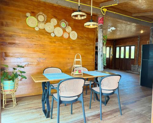 Lan Lay Beach House in Ko Lanta Noi Lan Lay Beach House in Ko Lanta Noi
