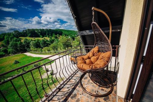 Aframe LINIȘTEA PĂDURII NĂMĂEȘTI (Aframe LINISTEA PADURII NAMAESTI) in Valea Mare Pravat Aframe LINIȘTEA PĂDURII NĂMĂEȘTI (Aframe LINISTEA PADURII NAMAESTI) in Valea Mare Pravat