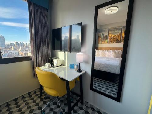 Days Inn by Wyndham New York Chinatown in Chinatown Days Inn by Wyndham New York Chinatown in Chinatown