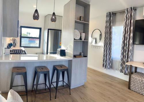Facilities, Stunning Ocean Beach Gem - has everything! in Ocean Beach Facilities, Stunning Ocean Beach Gem - has everything! in Ocean Beach