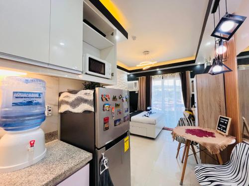 Azehr's Walk up and Cozy Condo in Minglanilla Azehr's Walk up and Cozy Condo in Minglanilla