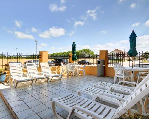 수영장, 퀄리티 인 DFW 에어포트 노스 (Quality Inn DFW Airport North) in 댈러스 (TX) 수영장, 퀄리티 인 DFW 에어포트 노스 (Quality Inn DFW Airport North) in 댈러스 (TX)