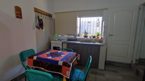 Casa hasta 6 personas a minutos del nodo tecnologico sobre avenida principal la banda -consulte para in La Banda Casa hasta 6 personas a minutos del nodo tecnologico sobre avenida principal la banda -consulte para in La Banda