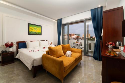 Southern River Hotel in Thanh Ha Southern River Hotel in Thanh Ha
