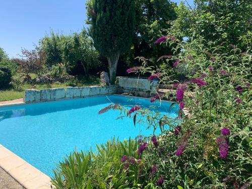 مسبح, Gîte de charme champêtre (Gite de charme champetre) in Lalbenque مسبح, Gîte de charme champêtre (Gite de charme champetre) in Lalbenque